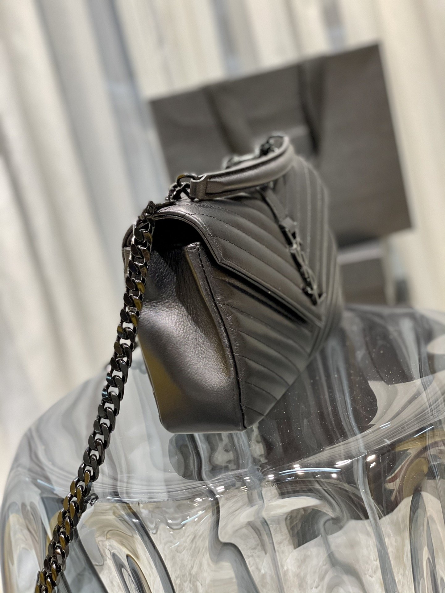 YSL COLLEGE MEDIUM CHAIN BAG IN QUILTED LEATHER BLACK NOIR 24CM 600279BRM081000