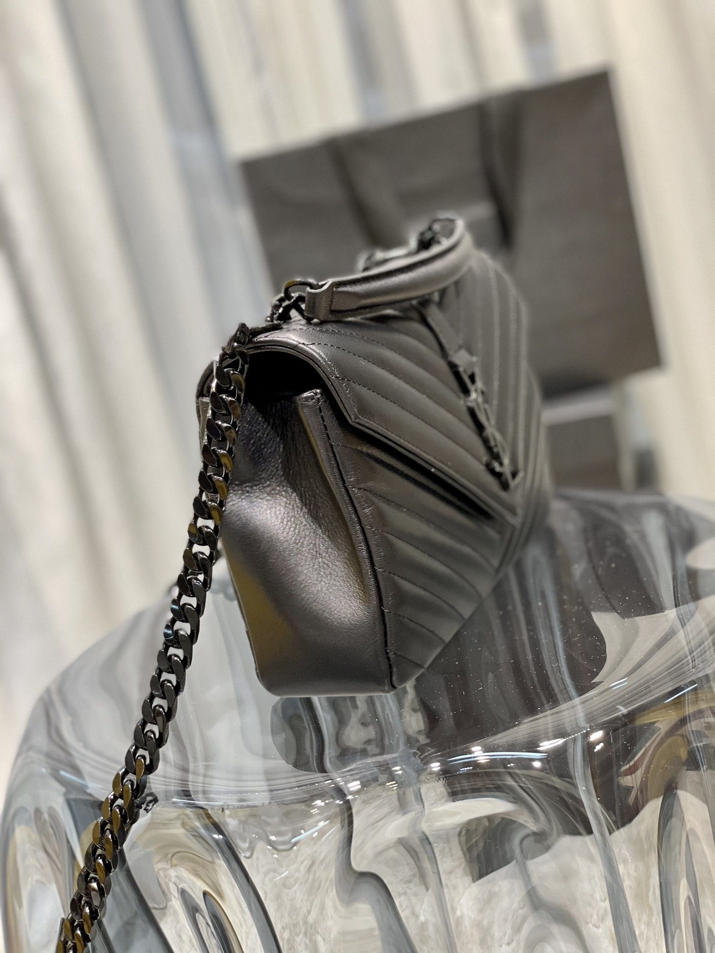 YSL COLLEGE MEDIUM CHAIN BAG IN QUILTED LEATHER BLACK NOIR 24CM 600279BRM081000