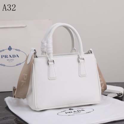PR 23CM SMALL WHITE LEATHER GALLERIA SAFFIANO BAG