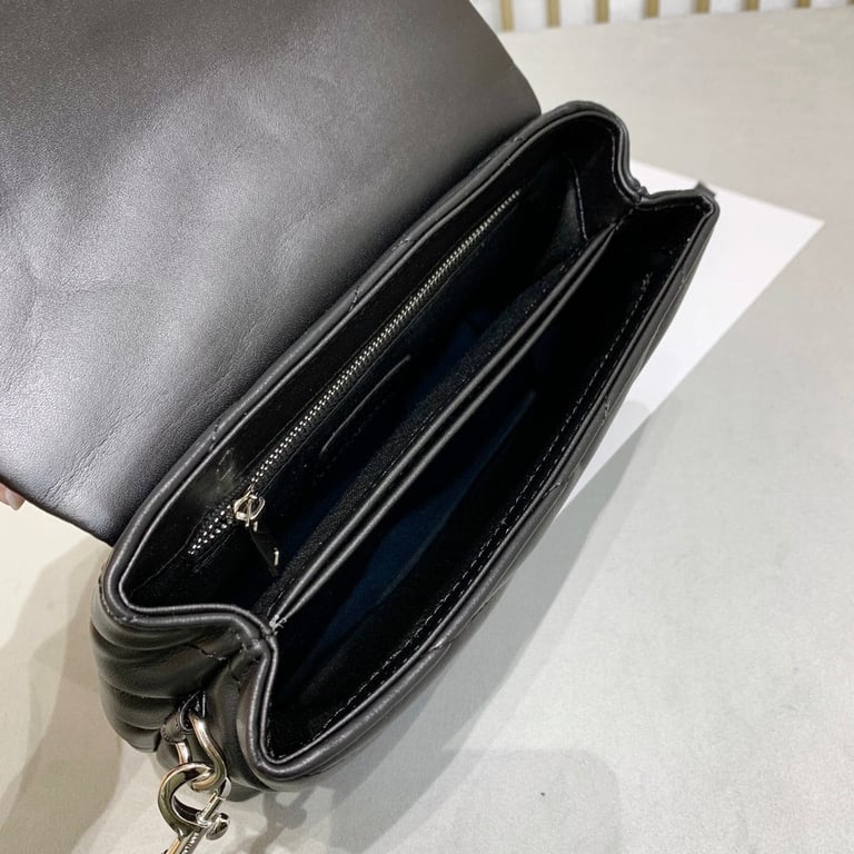 SAINT LAURENT LOULOU TOY STRAP BAG IN QUILTED Y LEATHER BLACK 20CM