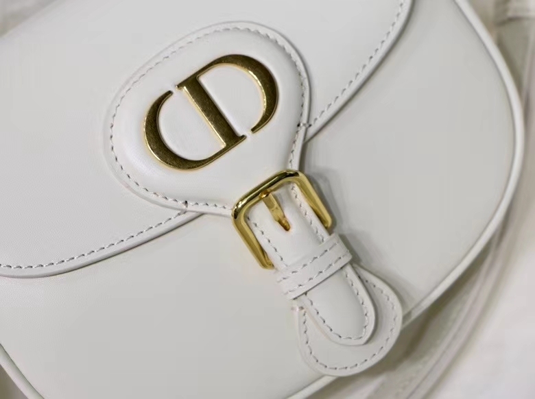 DOR MEDIUM BOBBY LATTE BOX CALFSKIN 22CM M9319UMOL M030