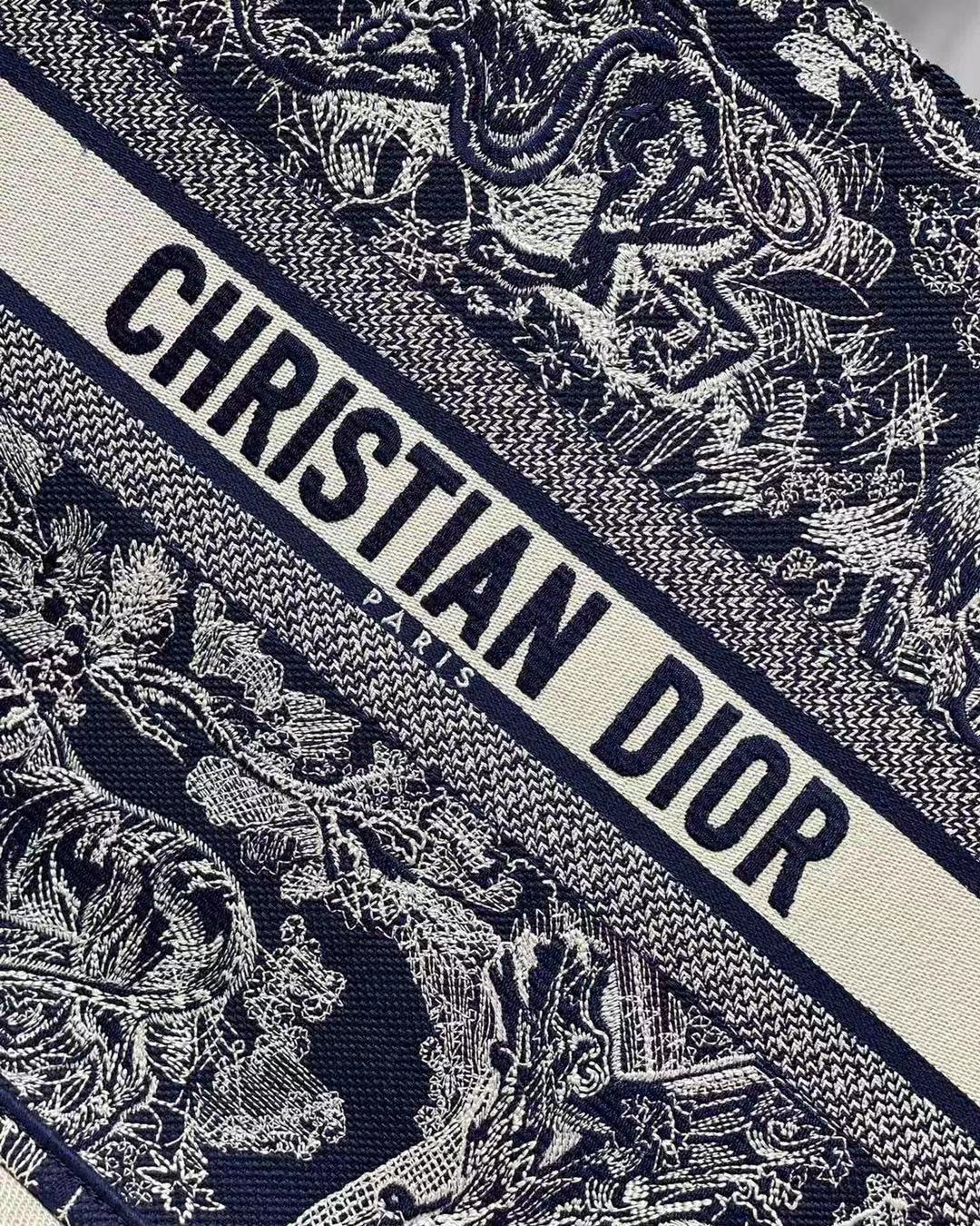 DOR LARGE BOOK TOTE BLUE TOILE DE JOUY REVERSE EMBROIDERY M1286ZRGO_M928