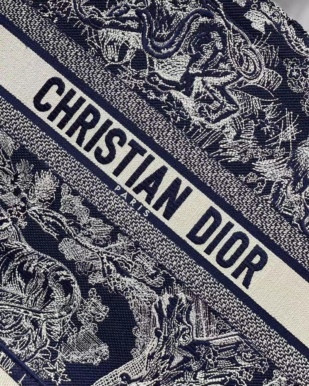 DOR LARGE BOOK TOTE BLUE TOILE DE JOUY REVERSE EMBROIDERY M1286ZRGO_M928