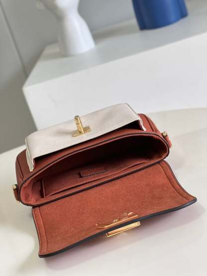 LUV LOCKME TENDER 19CM CHATAIGNE BROWN