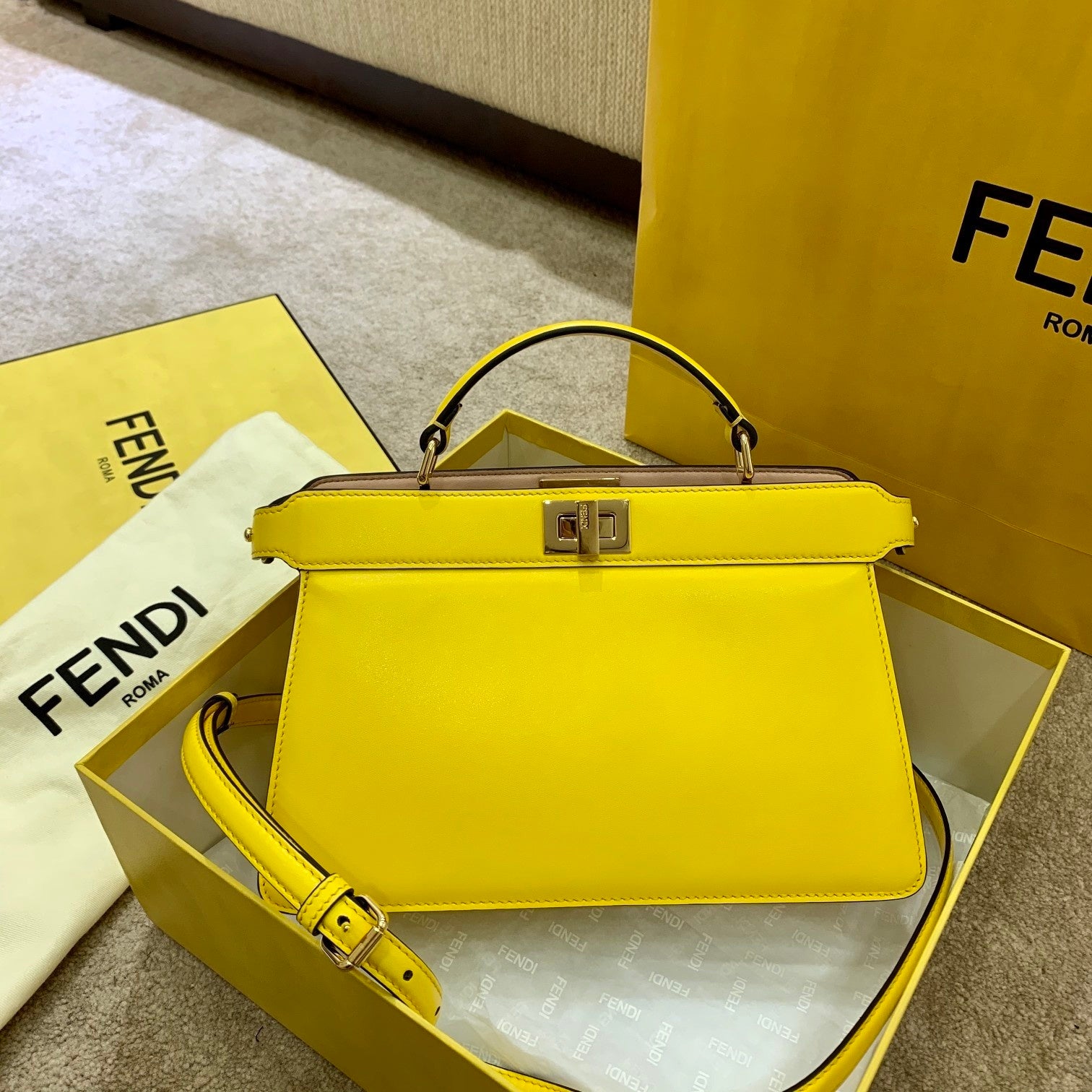 FI Peekaboo ISeeU East-West Yellow For Women, Women’s Handbags 11.4in/29cm FF 8BN323