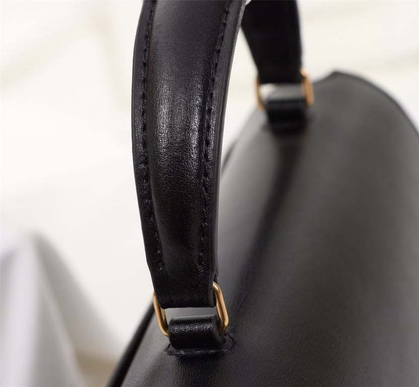 SAINT LAURENT CASSANDRA MEDIUM TOP HANDLE BAG BLACK GOLD 24CM