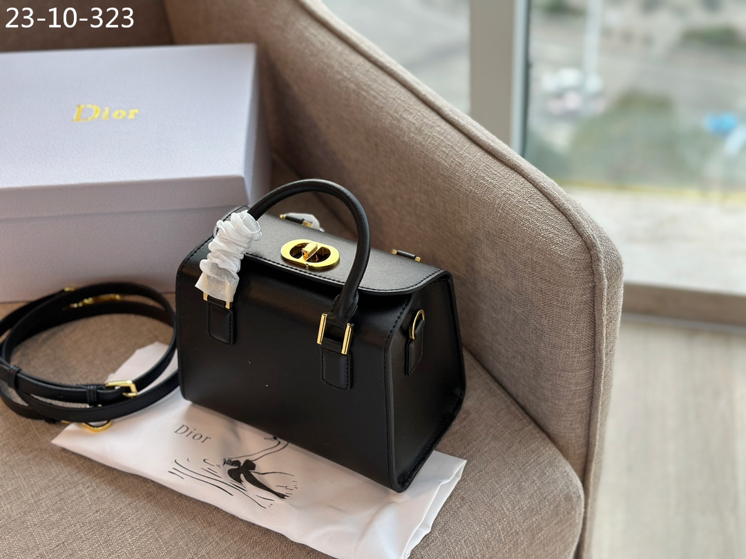 DOR SMALL BOSTON BAG BLACK 20CM M8671UBEQ M900