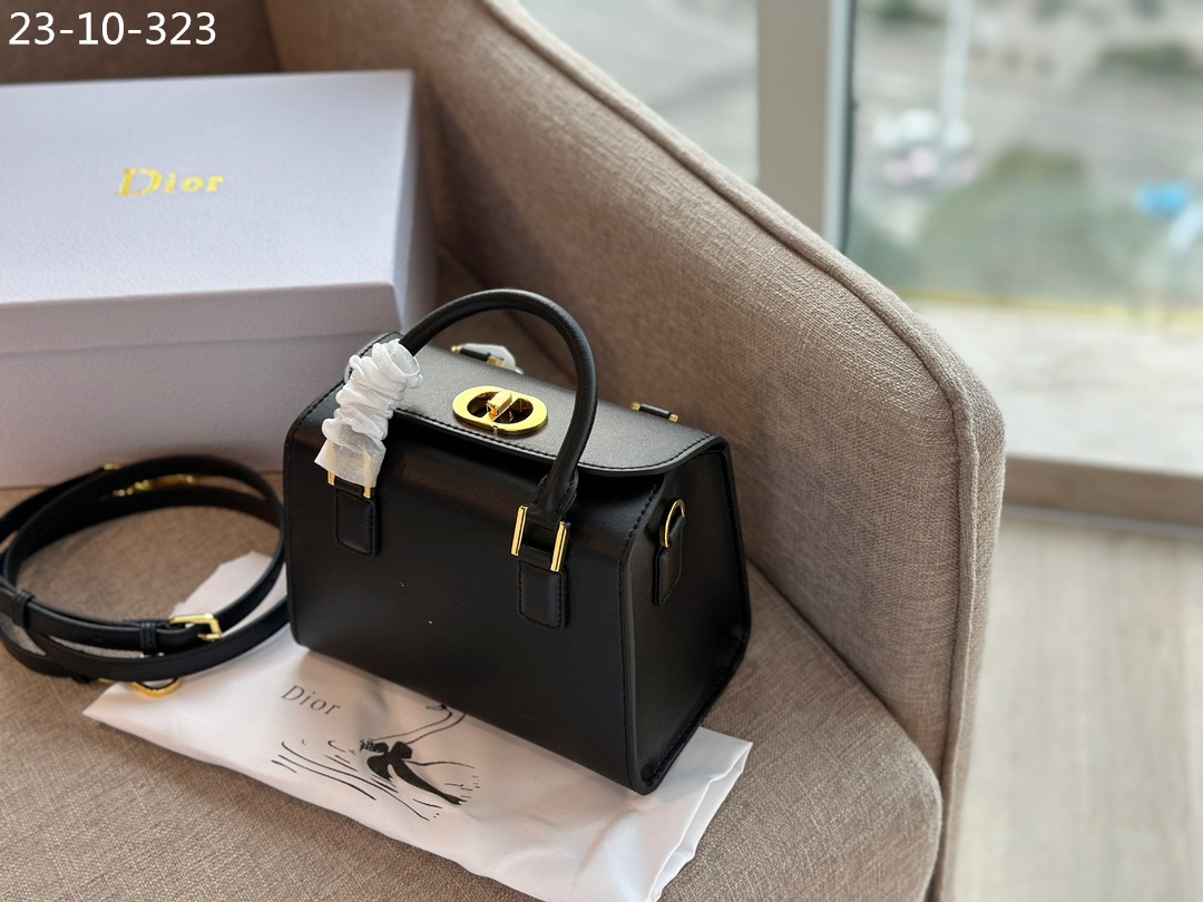 DOR SMALL BOSTON BAG BLACK 20CM M8671UBEQ M900