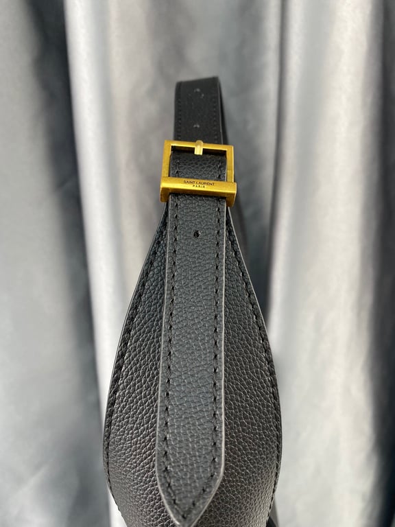 SAINT LAURENT LE 5 A 7 SOFT SMALL HOBO BAG IN SMOOTH LEATHER BLACK