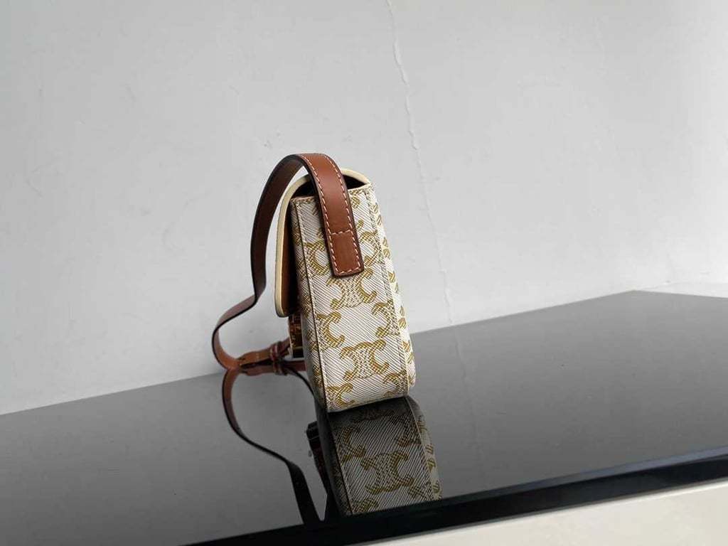 CE TRIOMPHE SHOULDER BAG IN SHINY CALFSKIN GOLD CC WHITE