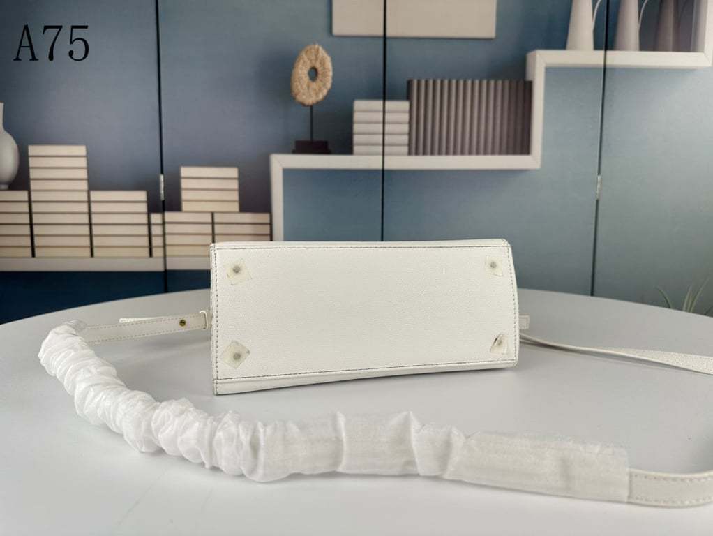 SAINT LAURENT CASSANDRA MEDIUM TOP HANDLE IN GRAIN DE POUDRE EMBOSSED WHITE LEATHER 24CM