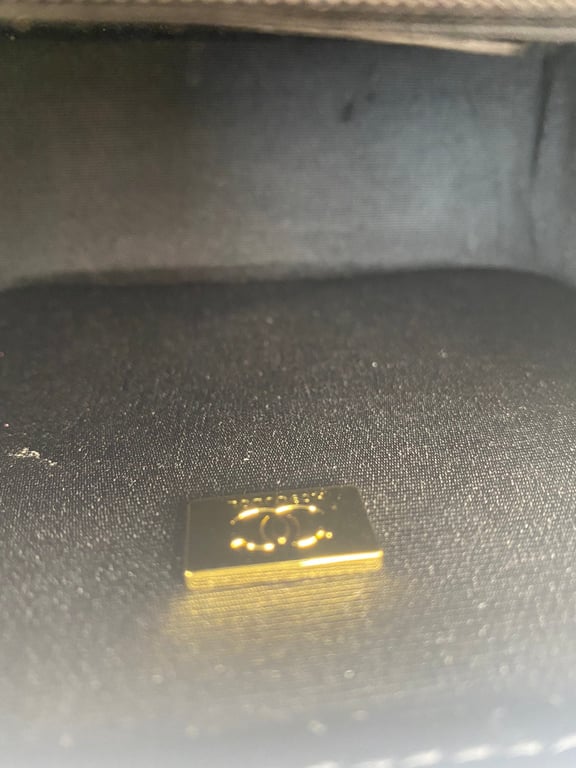 CHL SMALL FLAP BAG WITH TOP HANDLE BLACK AS3652