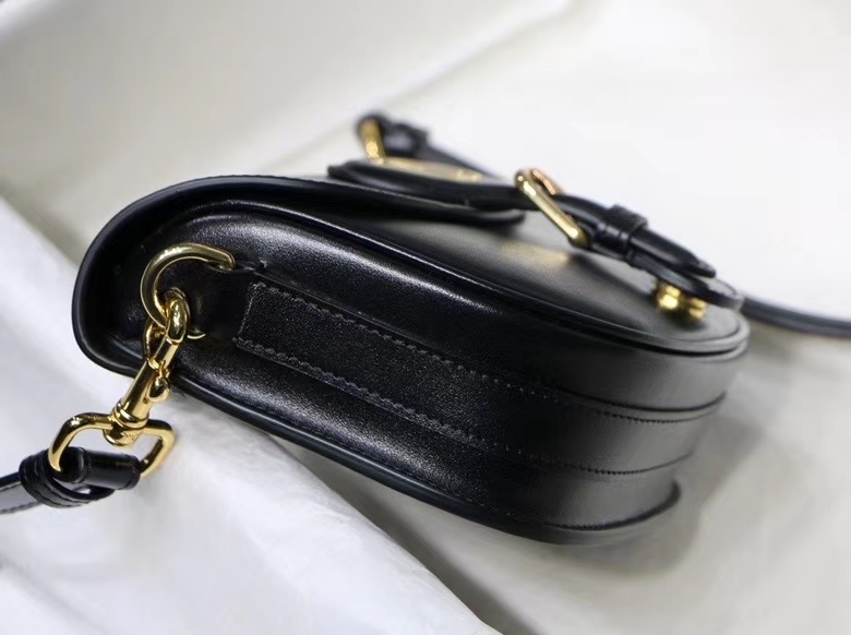 DOR MEDIUM BOBBY BLACK BOX CALFSKIN 22CM M9319UMOL M900