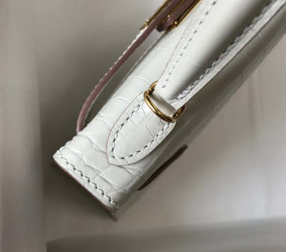 HM Kelly White For Women Gold Toned Hardware 7.8in/20cm