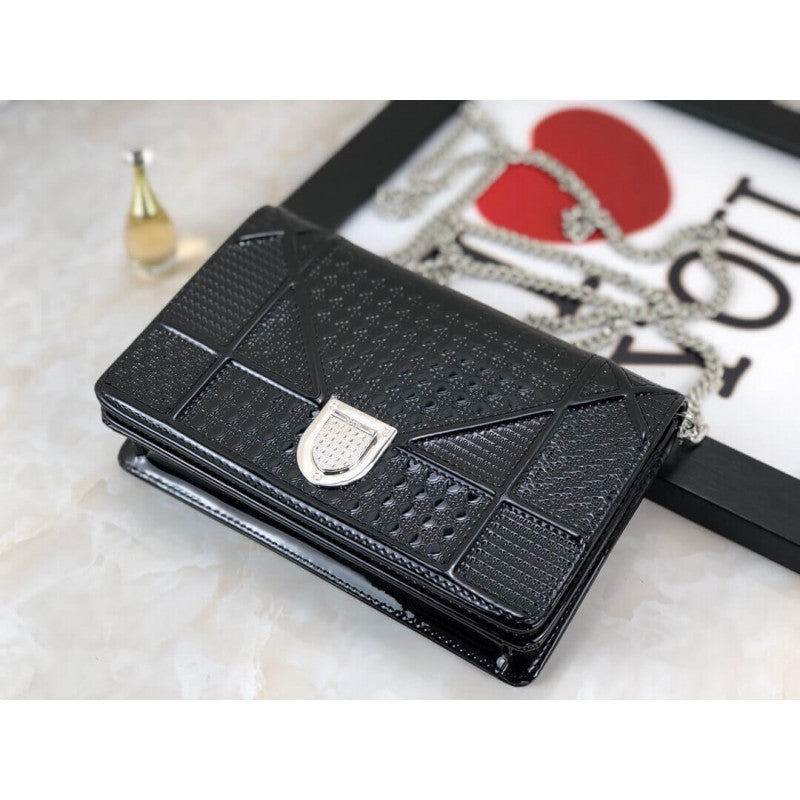 Diorama Wallet on Chain Pochette Bag