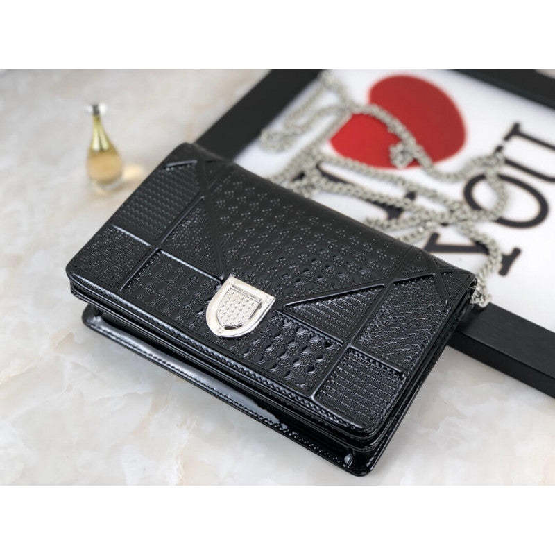 Diorama Wallet on Chain Pochette Bag