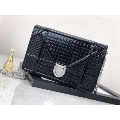 Diorama Wallet on Chain Pochette Bag