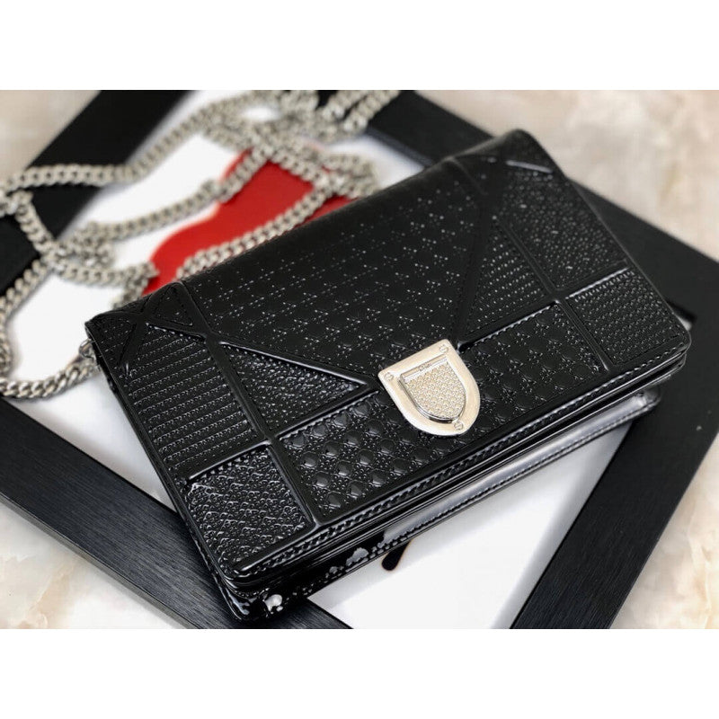 Diorama Wallet on Chain Pochette Bag
