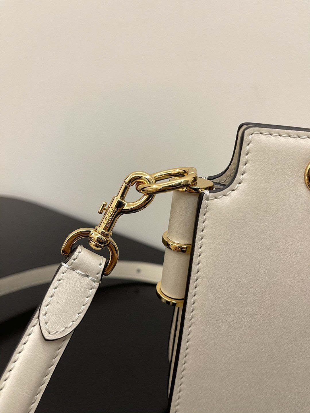 FI Touch White Bag For Woman 19cm/7.5in