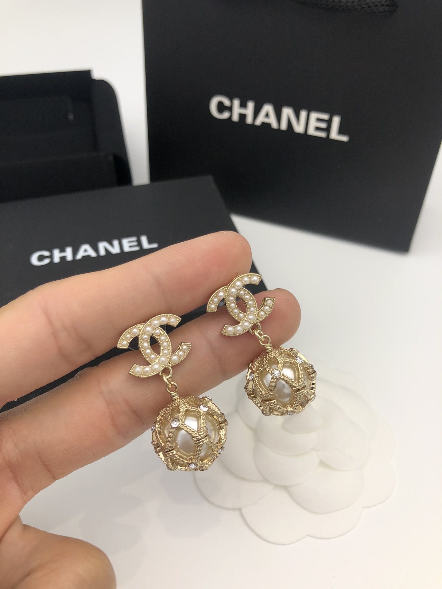 CC GOLD CAGED PEARL EARRINGS