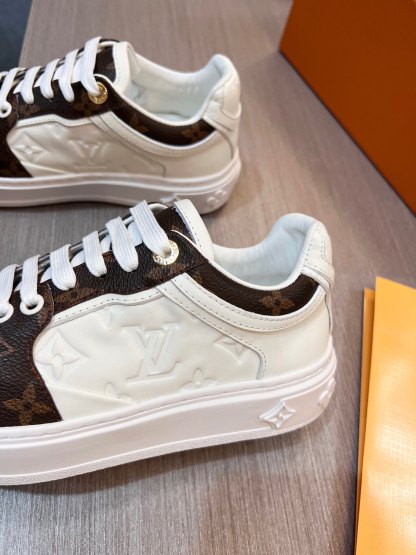 LUV WOMEN’S BOOMBOX SNEAKER BROWN