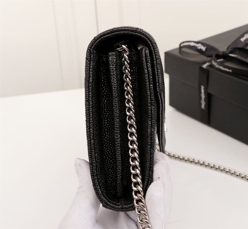 SAINT LAURENT CASSANDRE MATELASSE CHAIN WALLET IN GRAIN DE POUDRE EMBOSSED BLACK SILVER 22CM