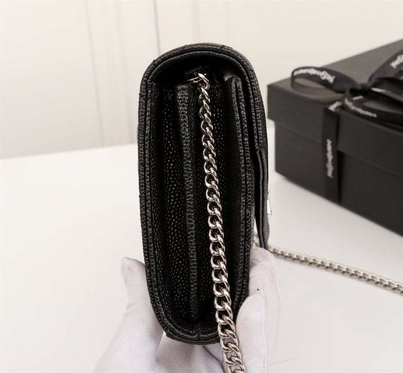 SAINT LAURENT CASSANDRE MATELASSE CHAIN WALLET IN GRAIN DE POUDRE EMBOSSED BLACK SILVER 22CM