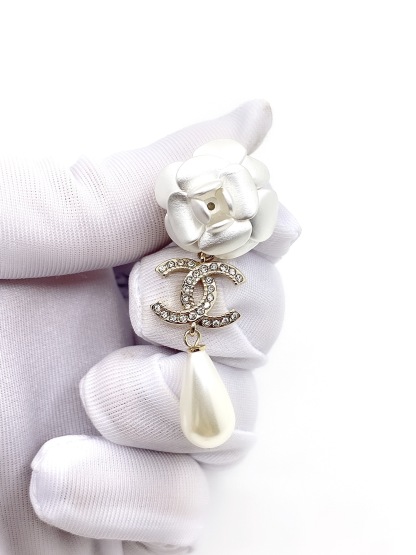 CC PEARL EARRINGS