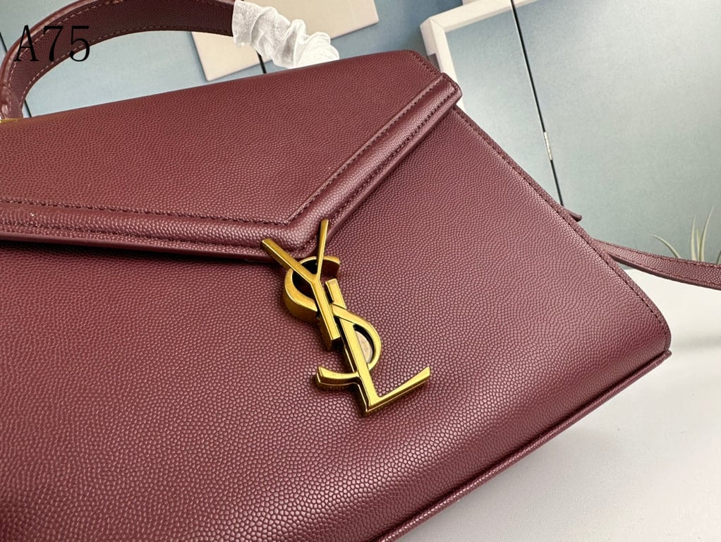 SAINT LAURENT CASSANDRA MEDIUM TOP HANDLE IN GRAIN DE POUDRE EMBOSSED DARK PECAN 24CM