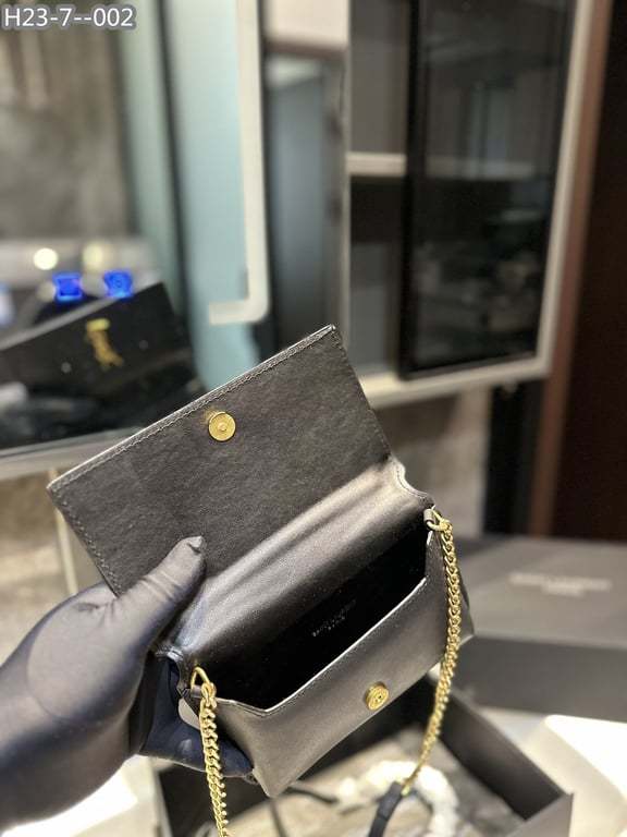 SAINT LAURENT UPTOWN YSL PLAQUE GRAINED LEATHER 18CM