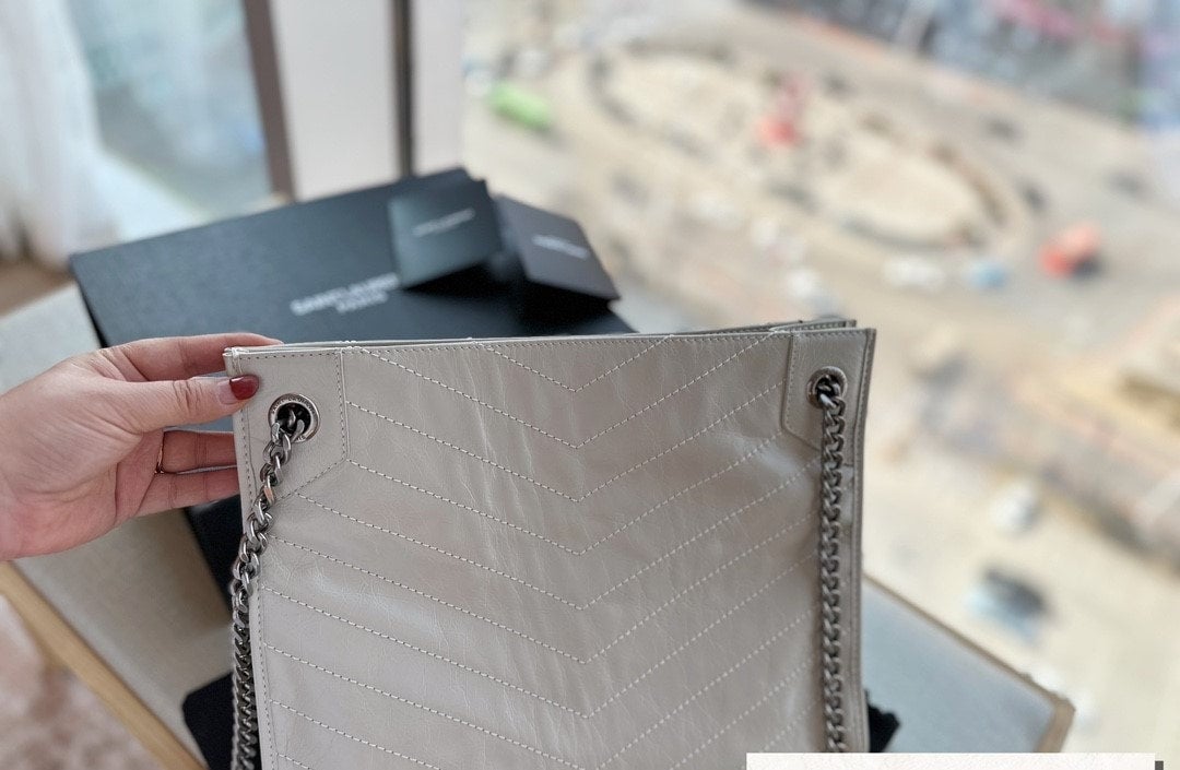 SAINT LAURENT MEDIUM NIKI SHOPPING BAG WHITE 32CM