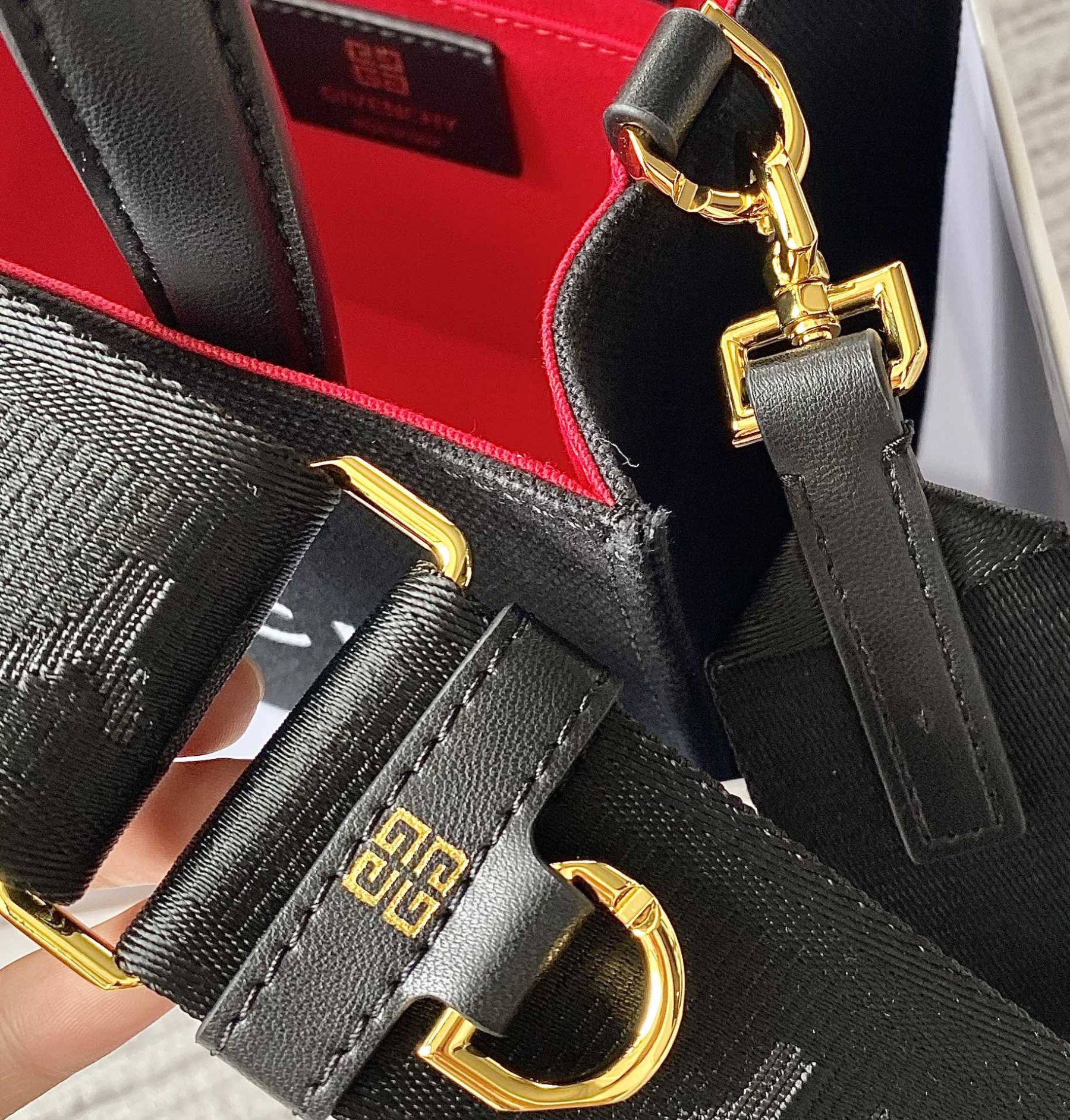 gv Medium G Tote Shopper Bag Canvas Black/Red For Women, Handbags, Shoulder Bags 7.5in/19cm GVC