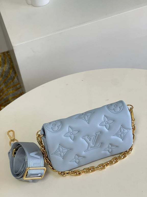 LUV WALLET ON STRAP BUBBLEGRAM BLUE