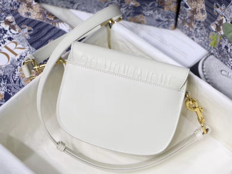 DOR MEDIUM BOBBY LATTE BOX CALFSKIN 22CM M9319UMOL M030