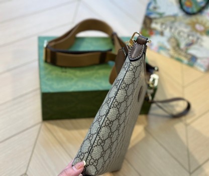 GG MESSENGER BAG WITH INTERLOCKING G BEIGE 29CM ‎760021 92THG 8563