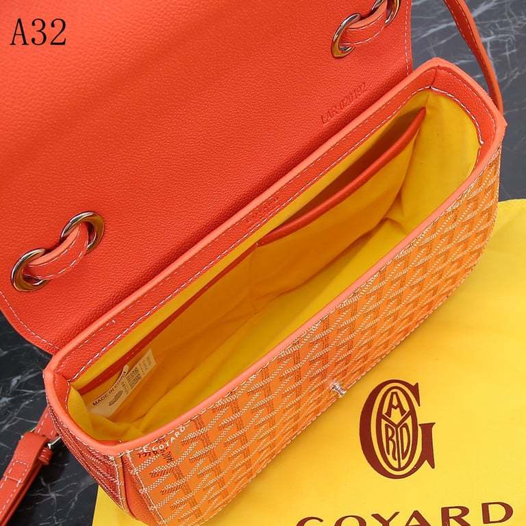 GY SEAL CLASP THE 233 BAG ORANGE 25CM