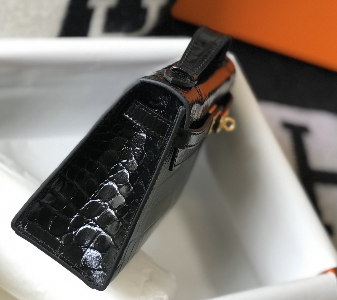 HM MINI KELLY POCHETTE CROCODILE GOLD TONED HARDWARE BLACK 22CM