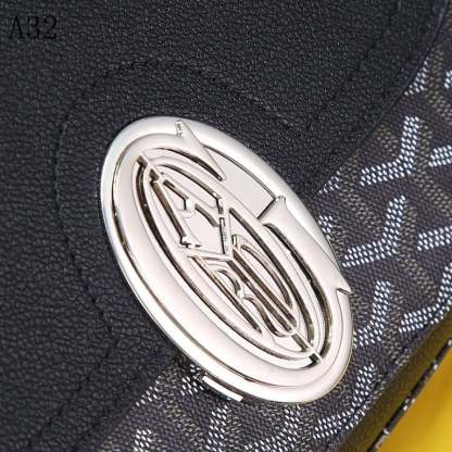 GY SEAL CLASP THE 233 BAG BLACK 25CM