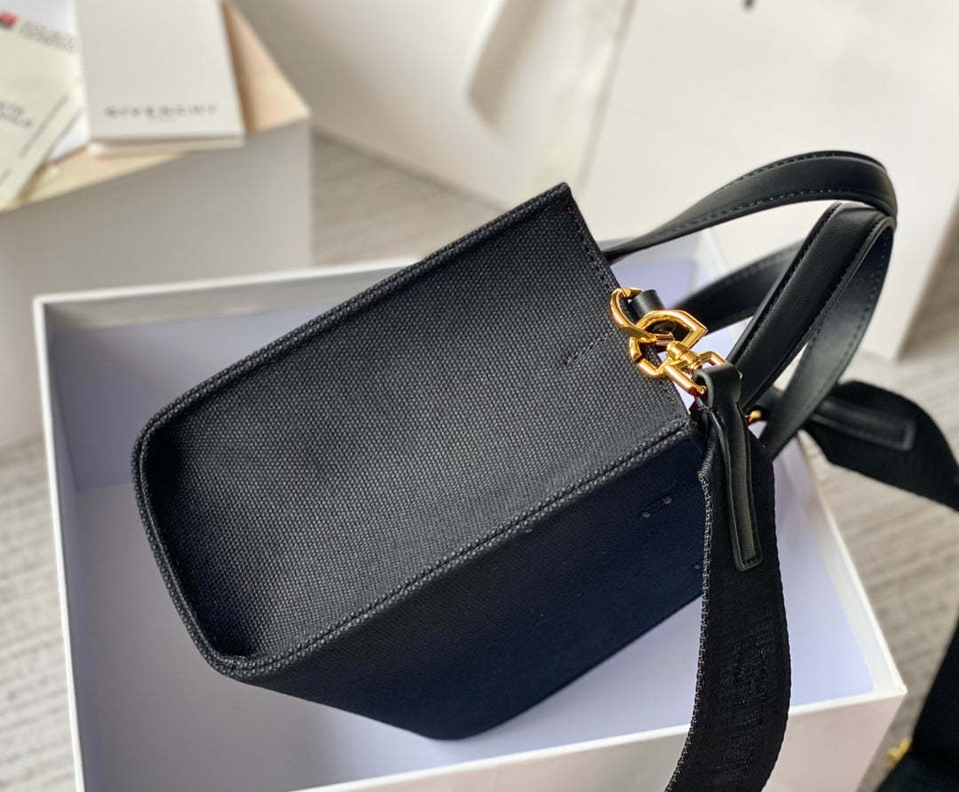 gv Medium G Tote Shopper Bag Canvas Black/Red For Women, Handbags, Shoulder Bags 7.5in/19cm GVC