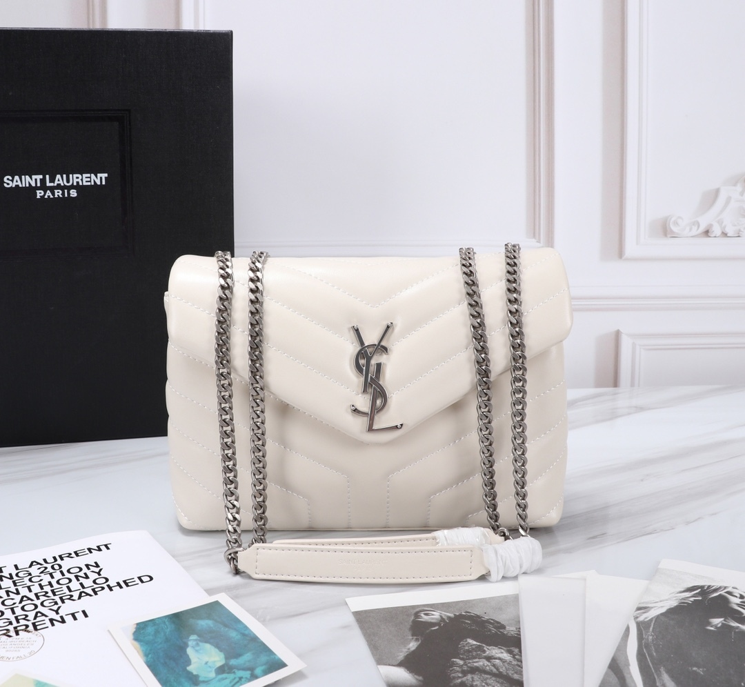 YSL LOULOU SMALL CHAIN BAG IN MATELASSÉ Y LEATHER WHITE SILVER 23CM 494699DV7269207