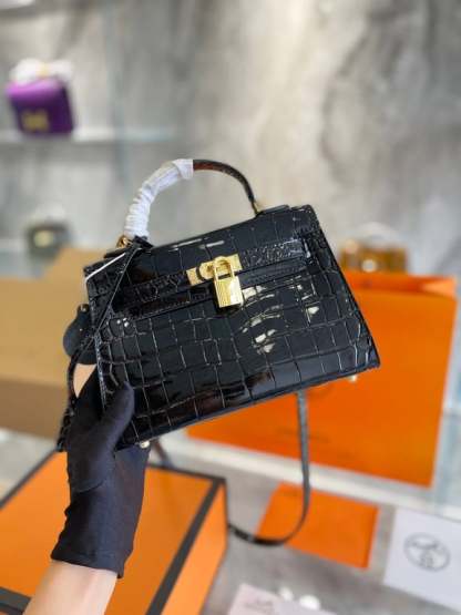 HM MINI KELLY CROCODILE GOLD-TONED HARDWARE BLACK 22CM