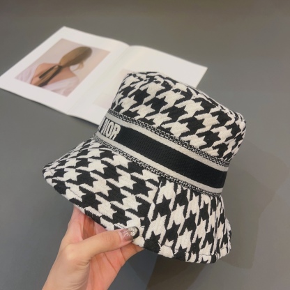 DOR HOUNDSTOOTHS BUCKET HAT BLACK