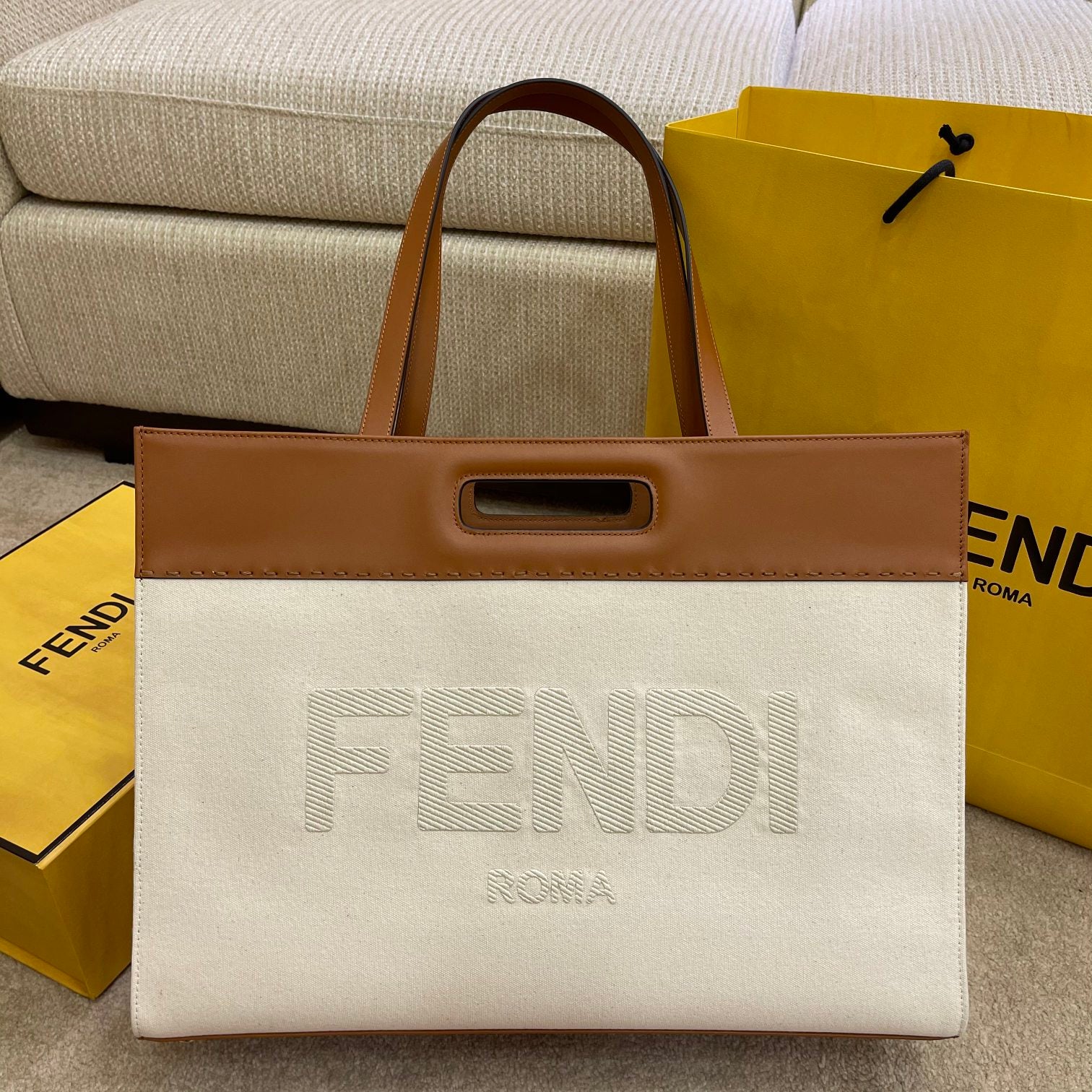 FI Canvas Tote Bag Beige/Brown For Women, Women’s Handbags 18.1in/46cm FF 7VA480