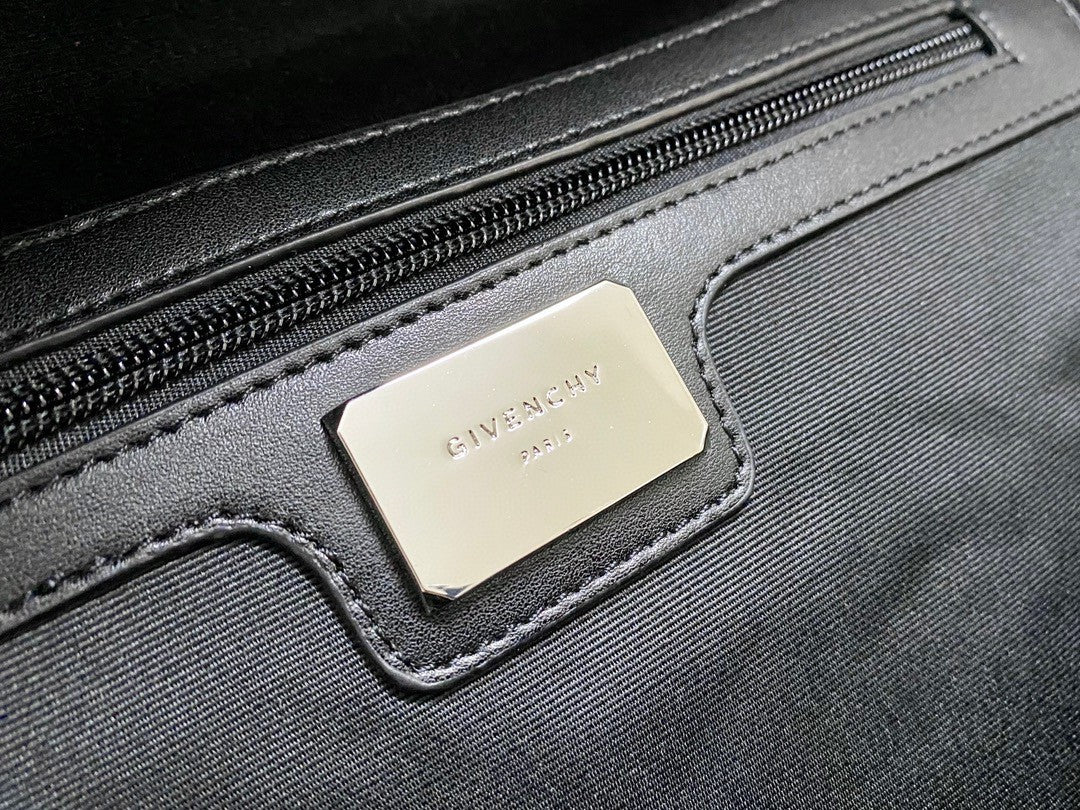 gv Essentiel U Backpack Black For Men, Men&#8217;s Backpacks 17in/43cm GVC
