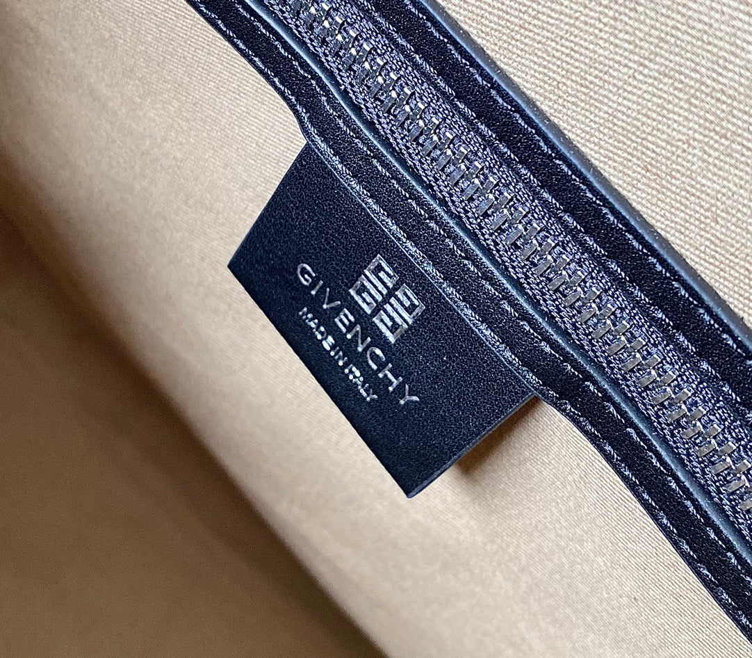 gv Small Antigona Sport Bag Black For Women, Handbags, Shoulder Bags 13in/33cm GVC 