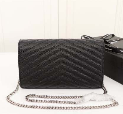SAINT LAURENT CASSANDRE MATELASSE CHAIN WALLET IN GRAIN DE POUDRE EMBOSSED BLACK SILVER 22CM
