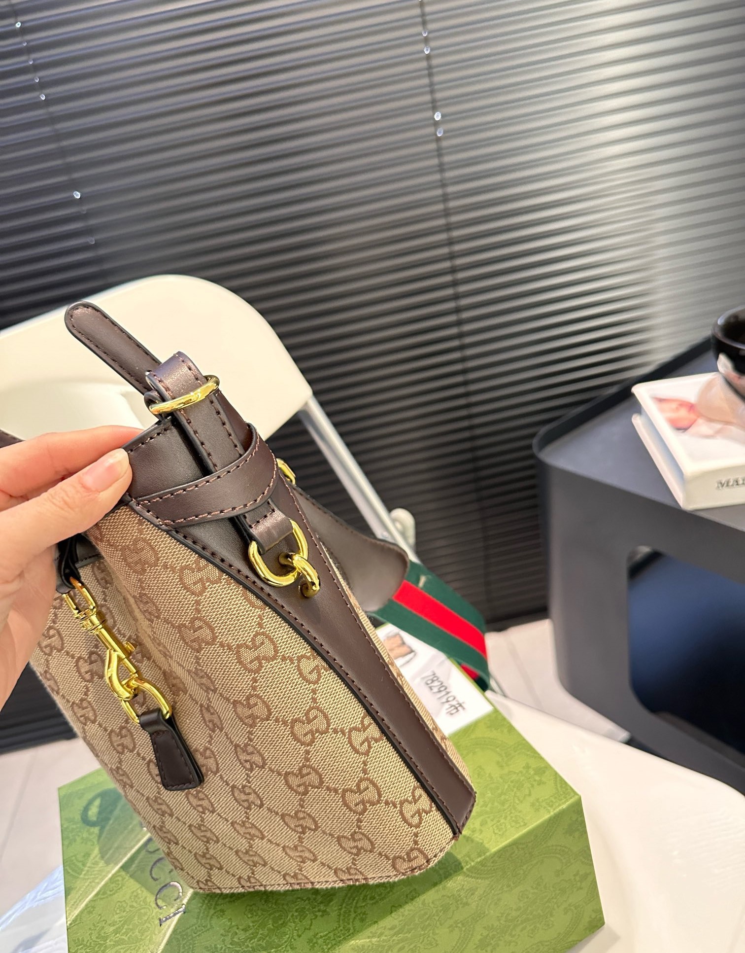 GG ORIGINAL GG SMALL BUCKET BAG BEIGE AND EBONY 19CM 782919 FADAC 9762