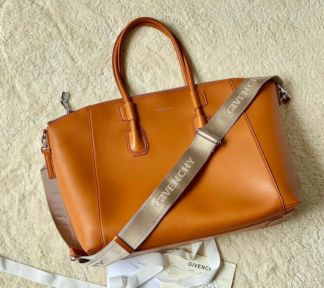 gv Small Antigona Sport Bag Pumpkin For Women, Handbags, Shoulder Bags 13in/33cm GVC BB50MZB1A4-802