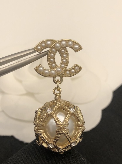 CC GOLD CAGED PEARL EARRINGS