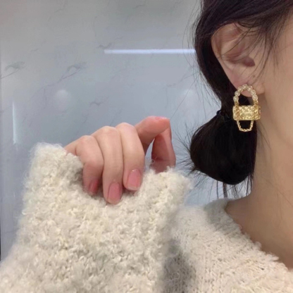 CC LOCK GOLD EARRINGS